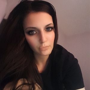 Meet your Posher, Ana